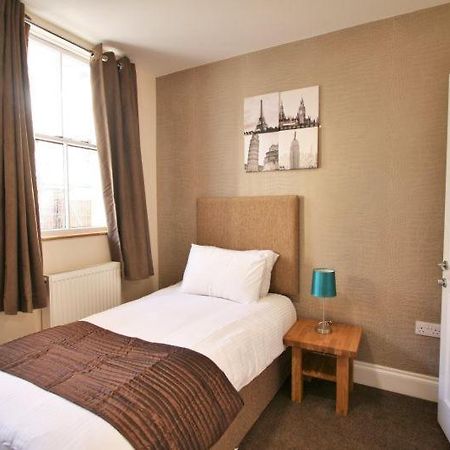 Central Studios Gloucester Place By Roomsbooked Cheltenham Dış mekan fotoğraf