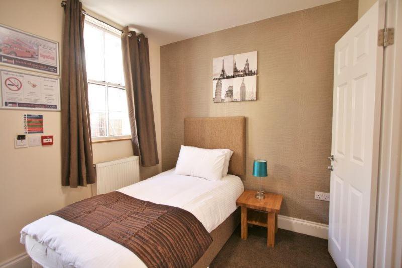 Central Studios Gloucester Place By Roomsbooked Cheltenham Dış mekan fotoğraf