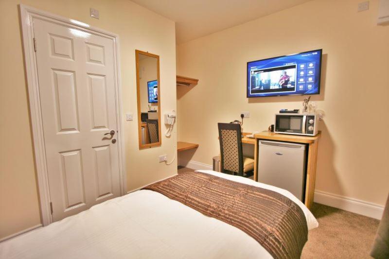 Central Studios Gloucester Place By Roomsbooked Cheltenham Dış mekan fotoğraf